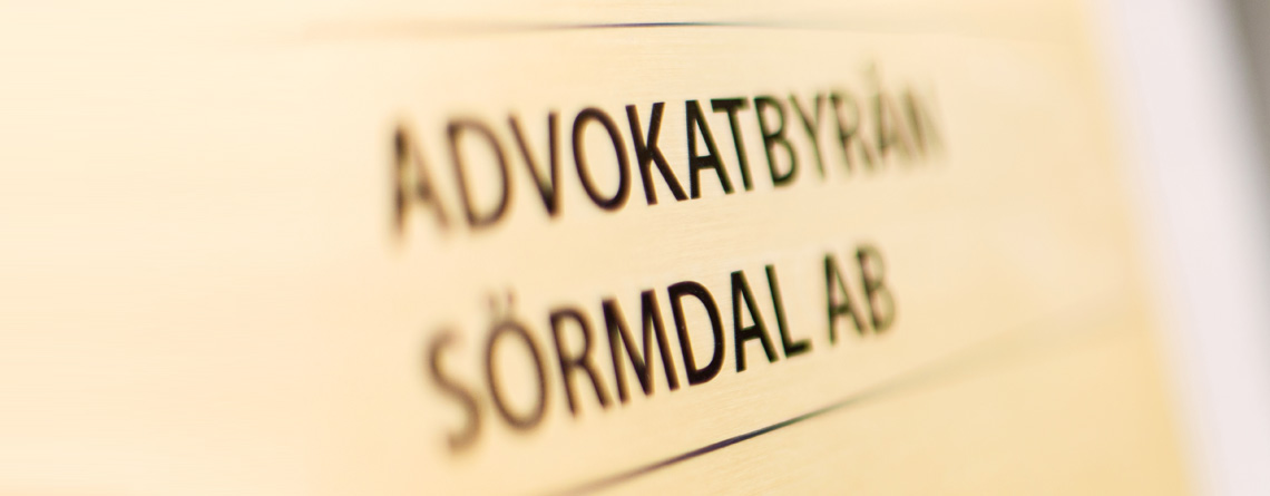 Advokatbyra Sormdal Ostermalm skylt